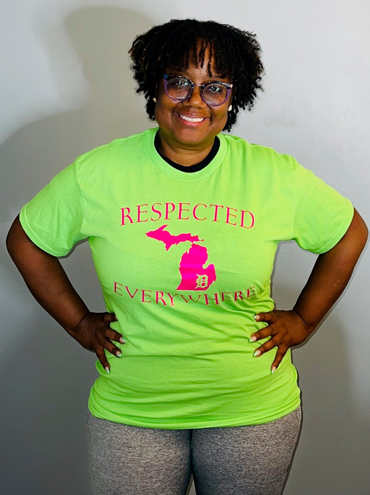 Mitten tshirt Apple Green w/ Pink Letters